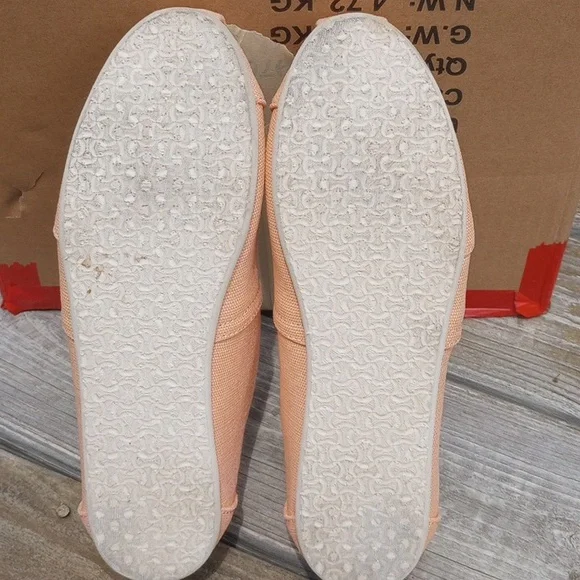 Tom's Flats Peach, worn once, Exc. Sz 8.5 - Picture 2 of 4